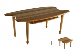 Dřevěný konferenční stolek z borovice bezbarvý